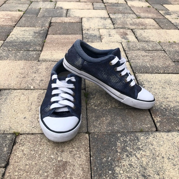 Women's Guess Sneakers - Picture 2 of 7